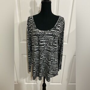 LuLaRoe XL Black and White Floral Stripe Long Sleeve Lannae Top